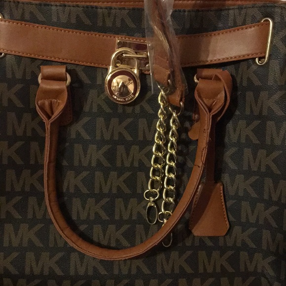 Michael Kors lock and key purse - Picture 3 of 3